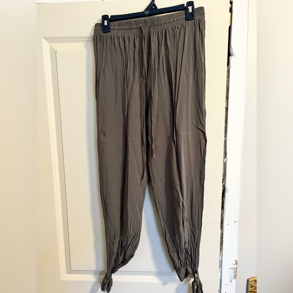 Military Green Flowy Joggers from ZAFUL - size Large